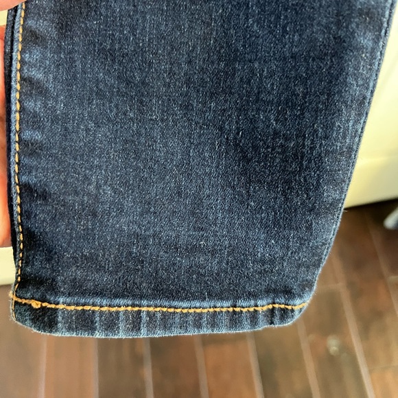 Abercrombie and Fitch super skinny jean mid rise says to S waist 26 length 29 - Picture 6 of 8